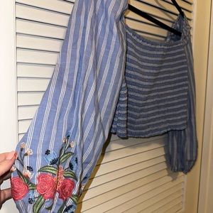 Cropped long sleeve top